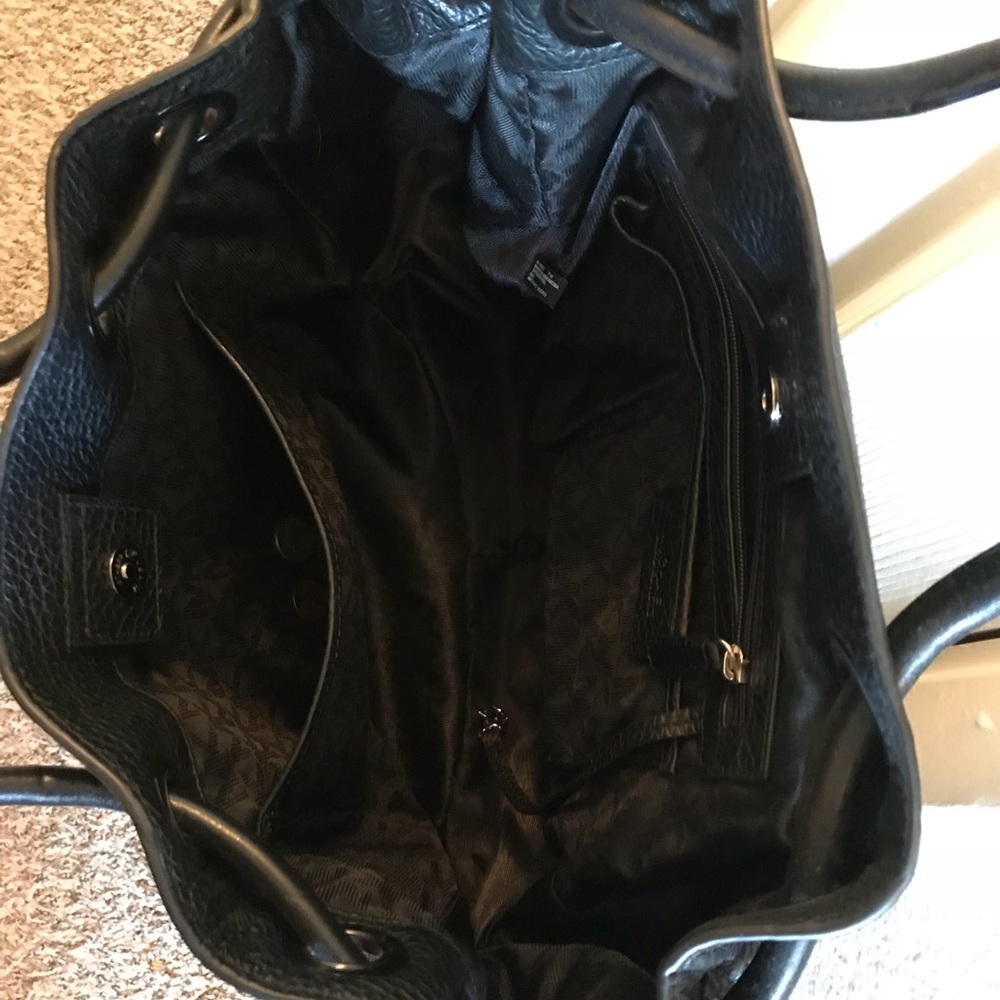 MK Purse - Picture 2 of 2